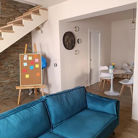 فندق مبيت وإفطار House Delfina بيزا